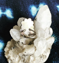 MOP & Tortoise Shell Flower Ring
