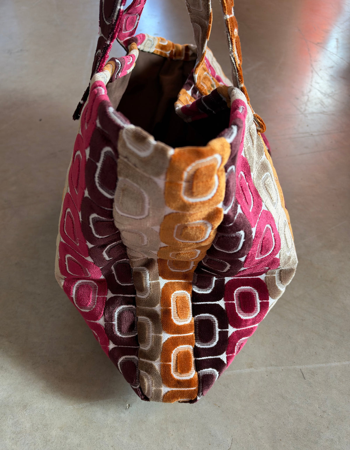The Tote in Retro Motif