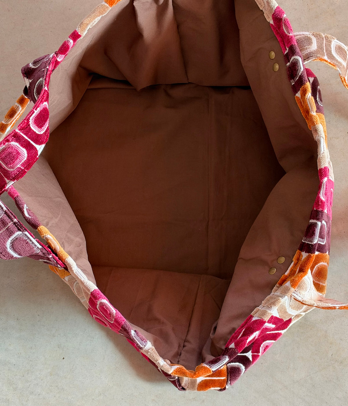 The Tote in Retro Motif