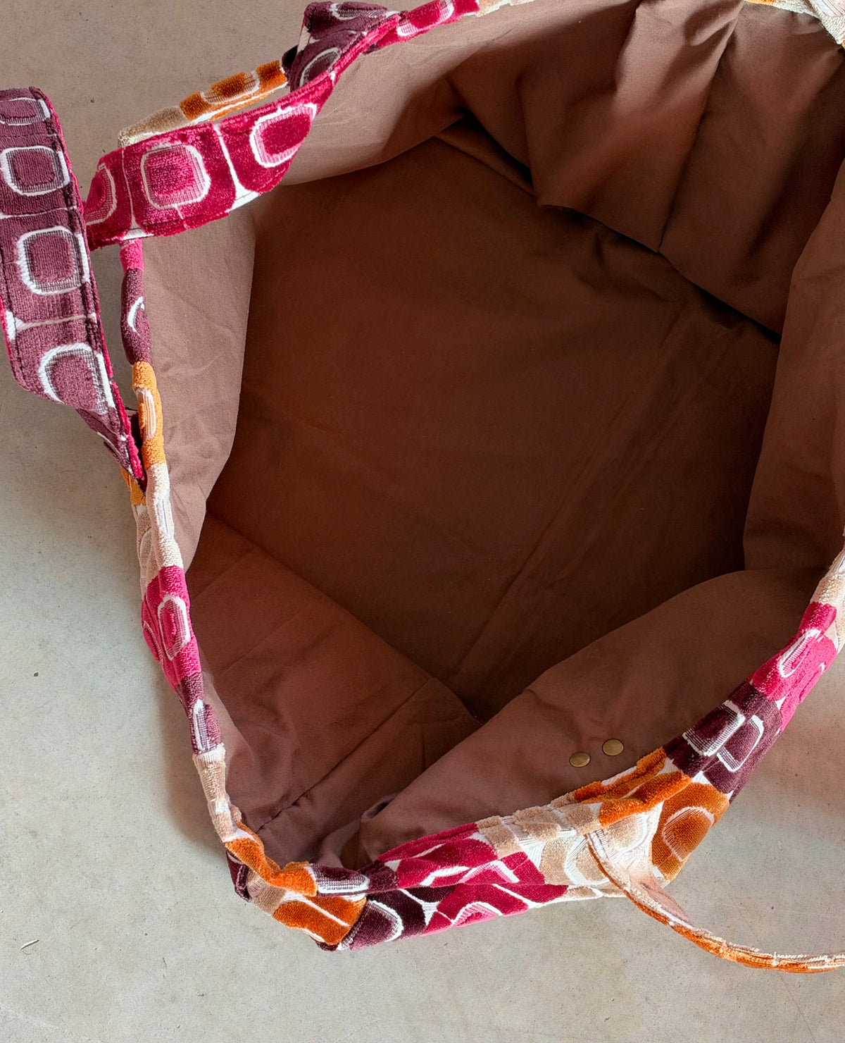 The Tote in Retro Motif